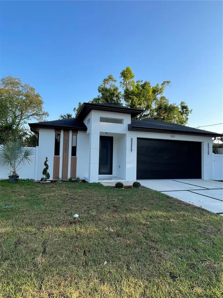 907 E Okaloosa Avenue Tampa FL 33604