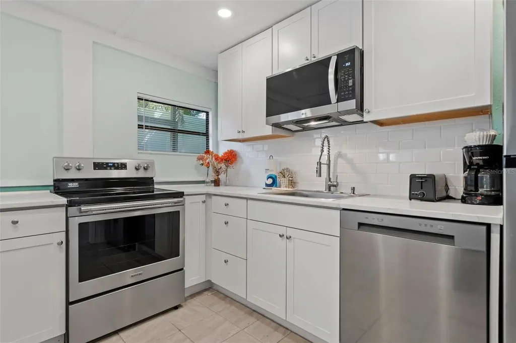3018 Gulf Drive Holmes Beach FL 34217