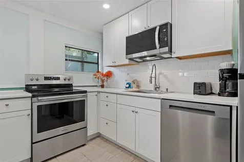 3018 Gulf Drive Holmes Beach FL 34217