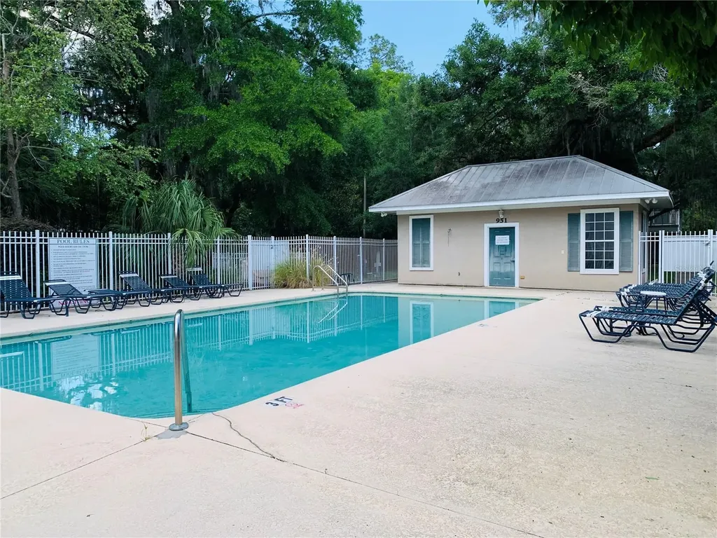 887 NW 21st Avenue Gainesville FL 32609
