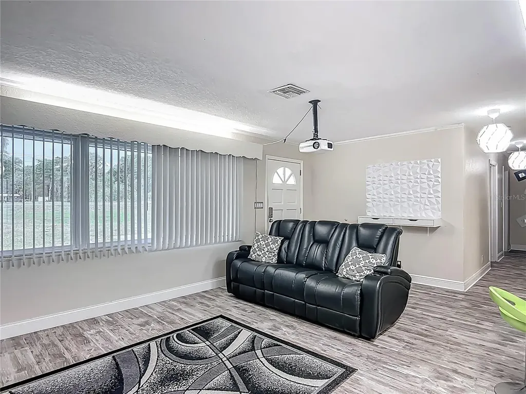 11763 SE Us Highway 301 Belleview FL 34420