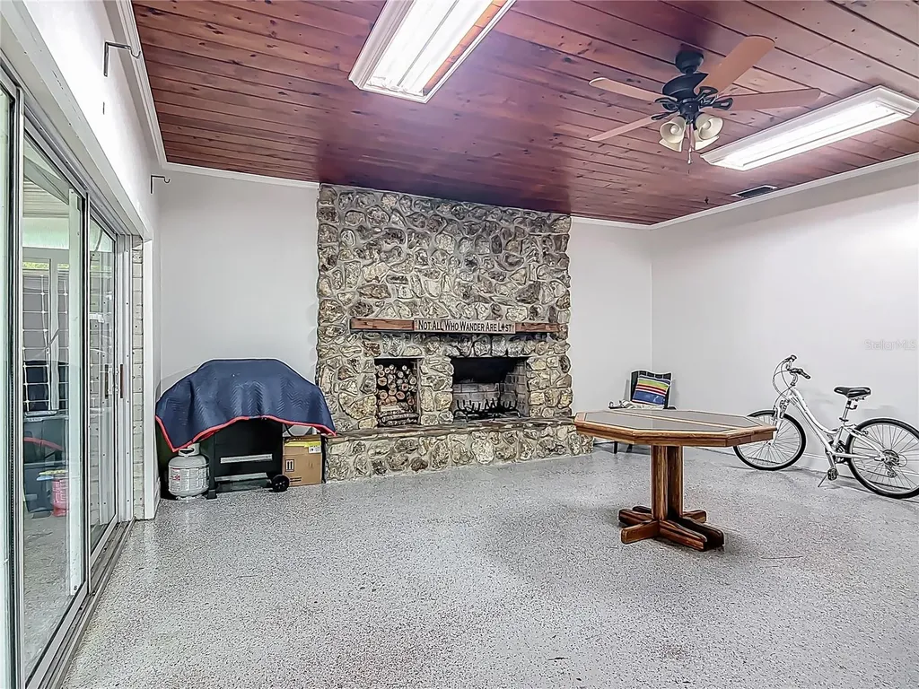 11763 SE Us Highway 301 Belleview FL 34420