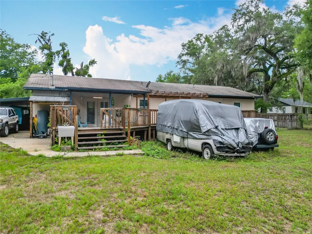 11763 SE Us Highway 301 Belleview FL 34420