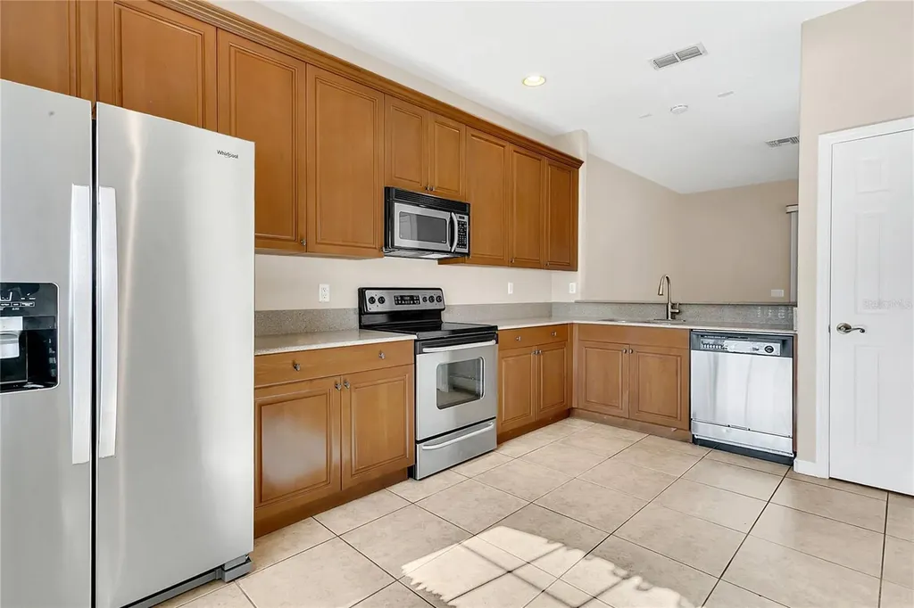 2975 White Cedar Circle Kissimmee FL 34741