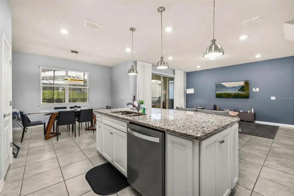 7184 Oakmoss Loop Davenport FL 33837