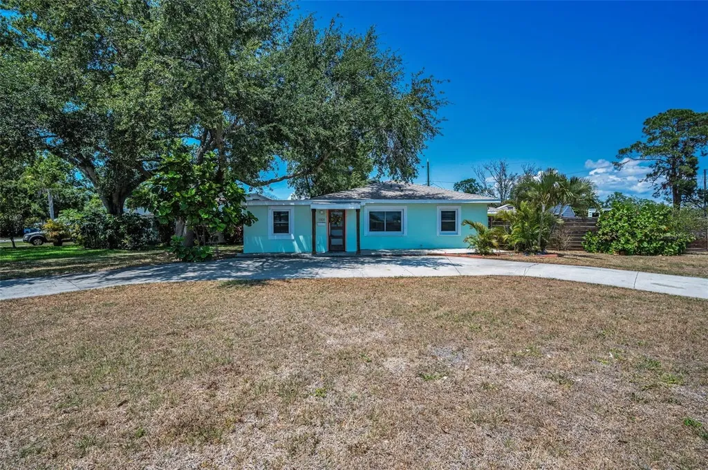 1101 Essex Drive N St Petersburg FL 33710