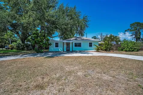 1101 Essex Drive N St Petersburg FL 33710