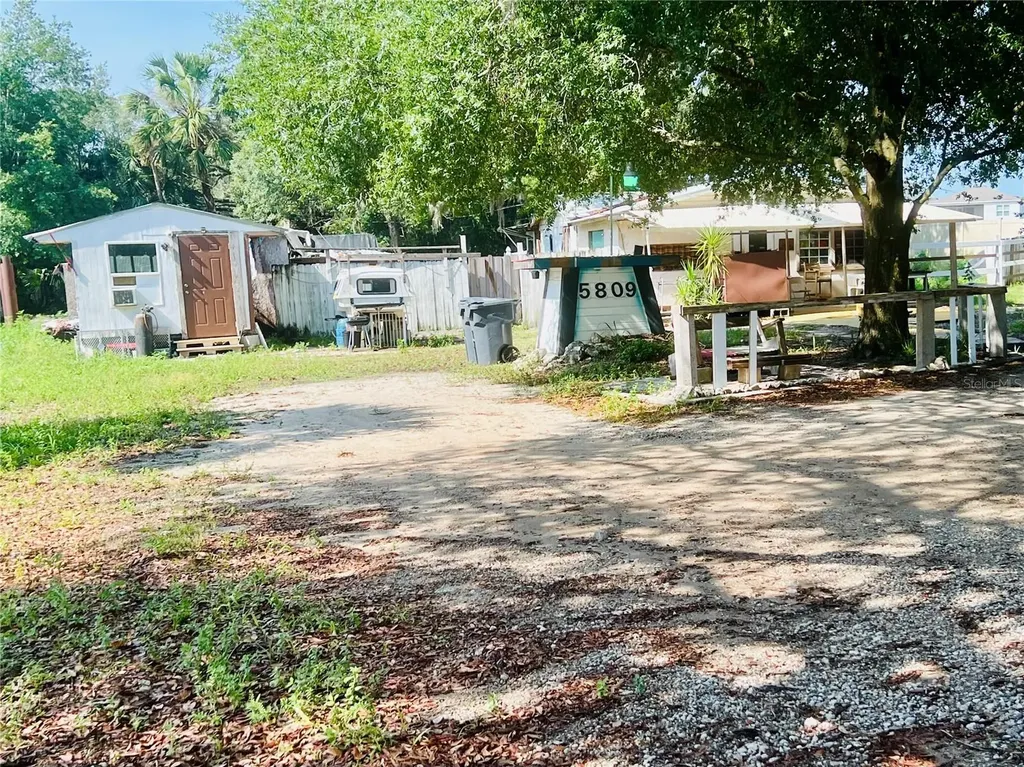 5809 County Road 547 N Davenport FL 33837