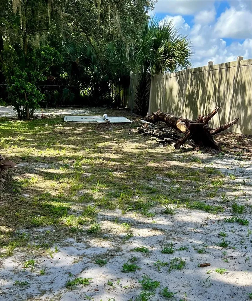 5809 County Road 547 N Davenport FL 33837