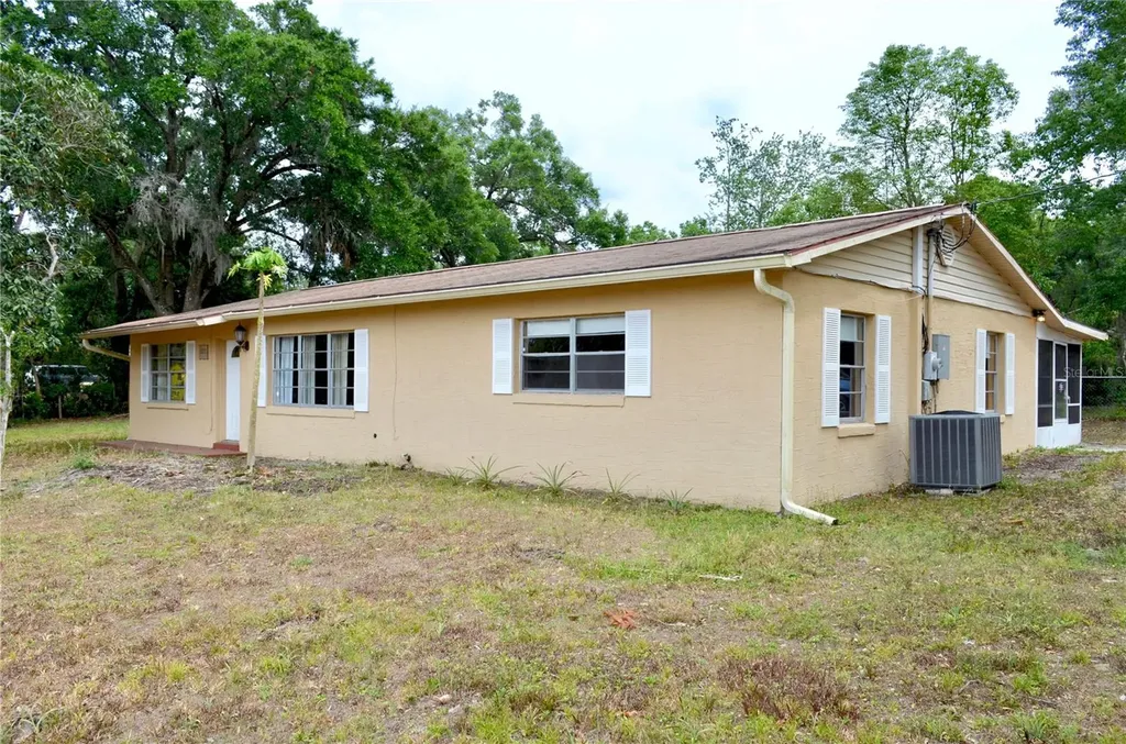 522 Grace Avenue Deland FL 32724