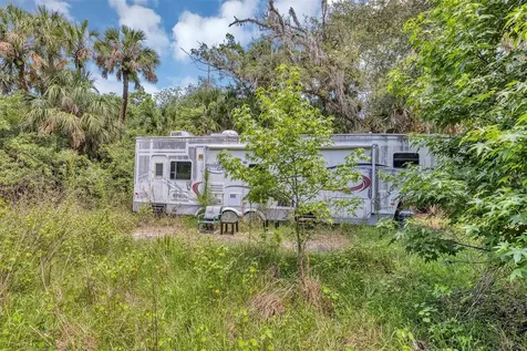 2024 Retreat Road Geneva FL 32732