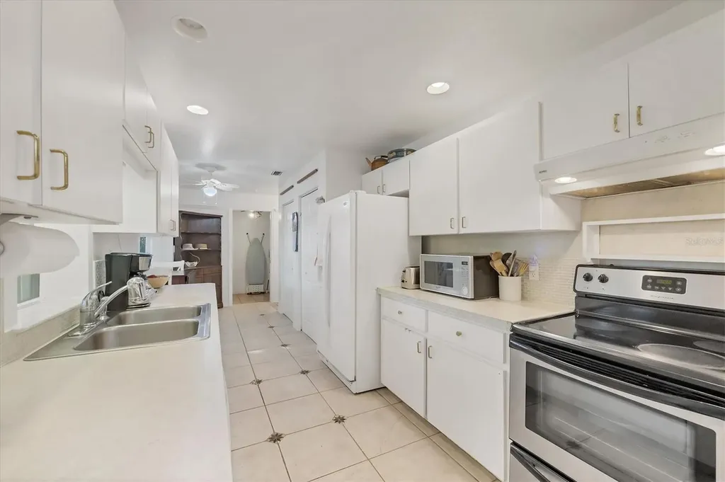 9366 Westminster Avenue Englewood FL 34224