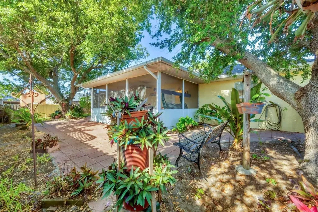 9366 Westminster Avenue Englewood FL 34224