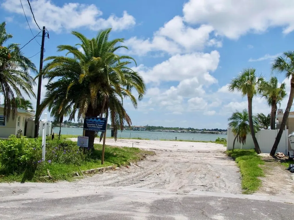 16003 5th Street E Redington Beach FL 33708
