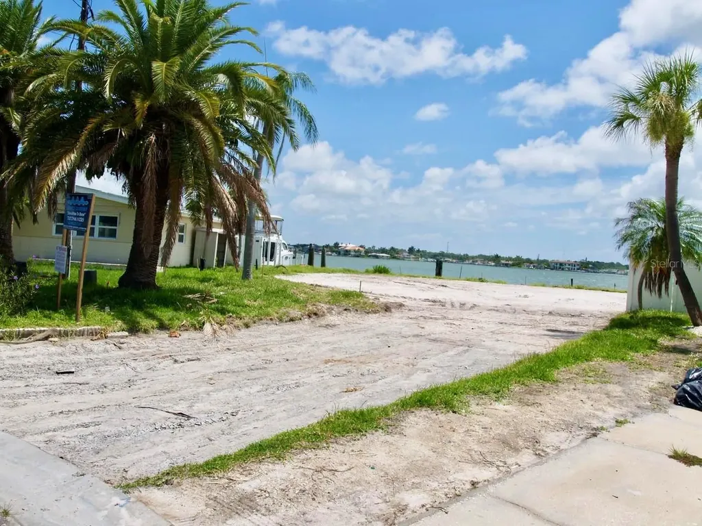 16003 5th Street E Redington Beach FL 33708
