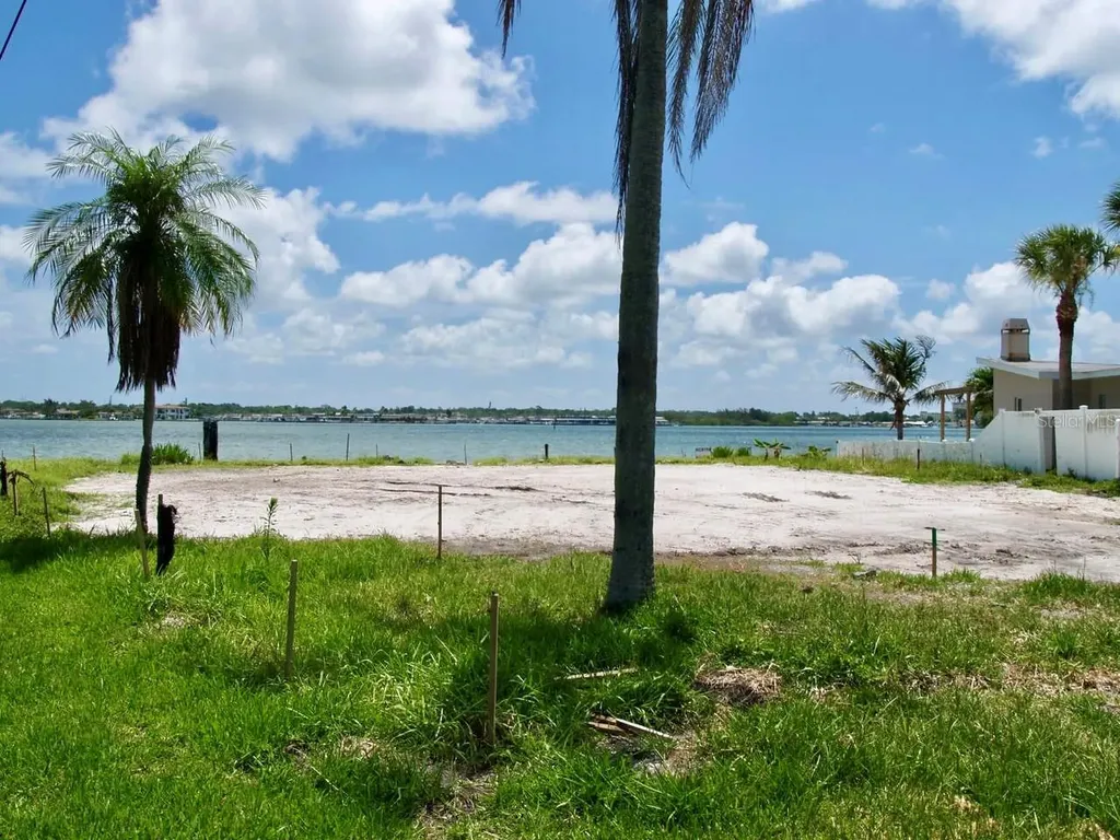 16003 5th Street E Redington Beach FL 33708