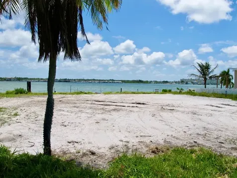 16003 5th Street E Redington Beach FL 33708