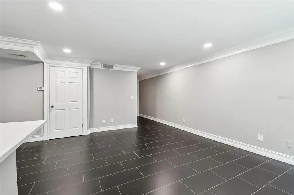 2942 W Bay Drive Belleair Bluffs FL 33770