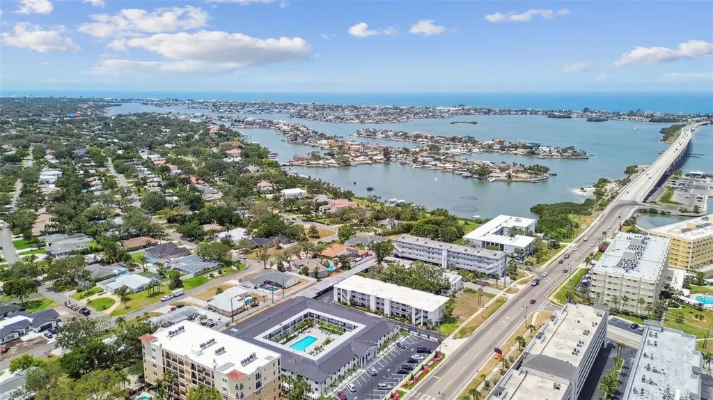 2942 W Bay Drive Belleair Bluffs FL 33770