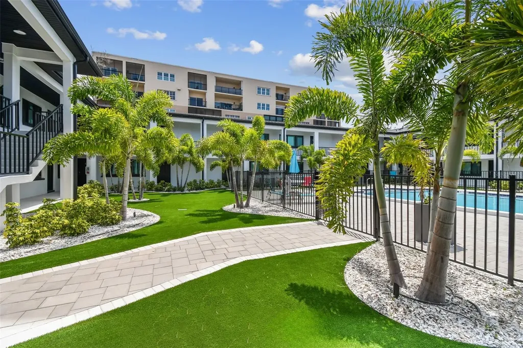 2942 W Bay Drive Belleair Bluffs FL 33770