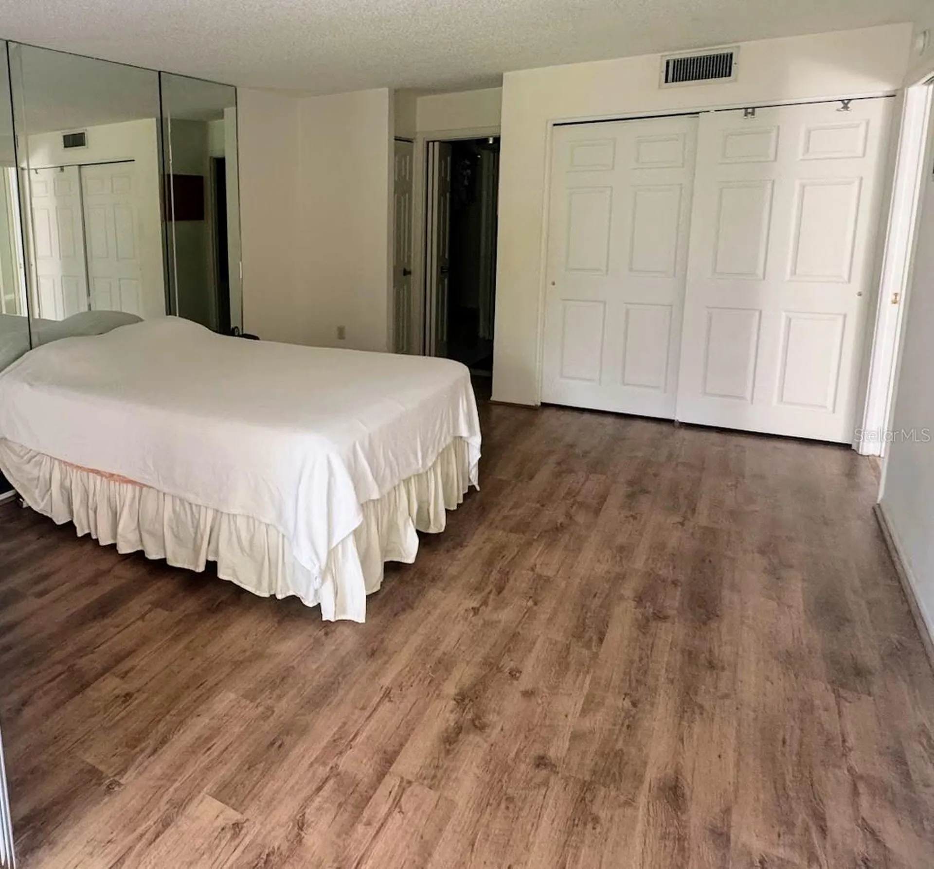 647 Woodlawn Drive Bradenton FL 34210