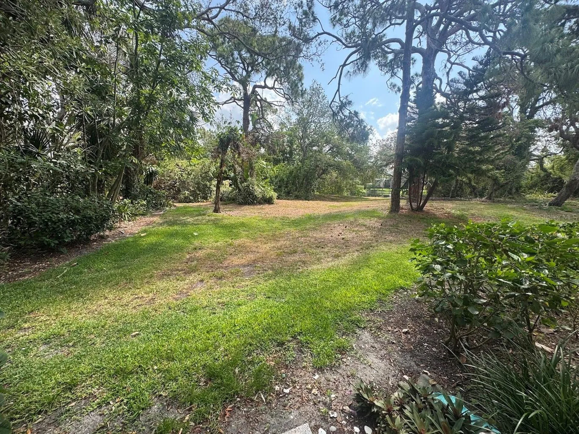 647 Woodlawn Drive Bradenton FL 34210