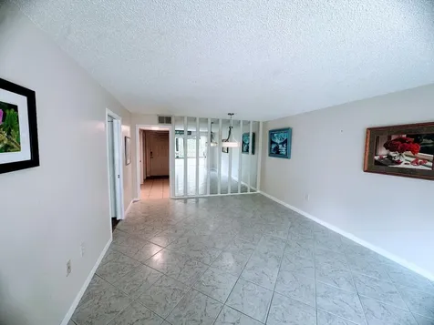 647 Woodlawn Drive Bradenton FL 34210
