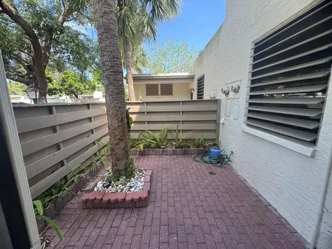 647 Woodlawn Drive Bradenton FL 34210