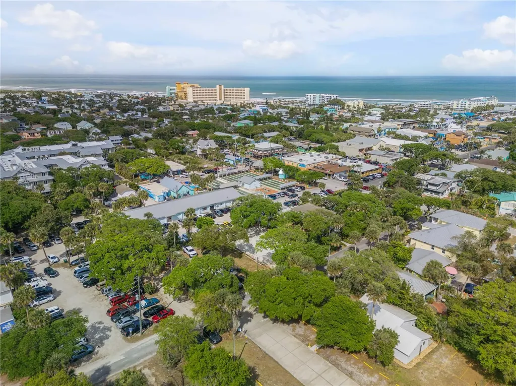 214 Columbus Avenue New Smyrna Beach FL 32169