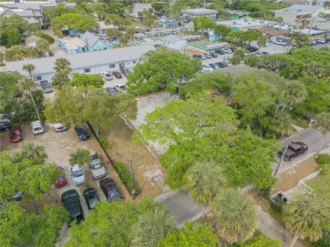 214 Columbus Avenue New Smyrna Beach FL 32169