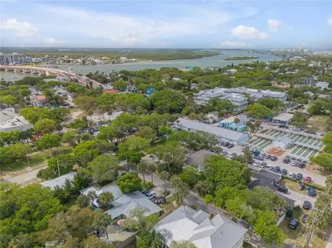 214 Columbus Avenue New Smyrna Beach FL 32169