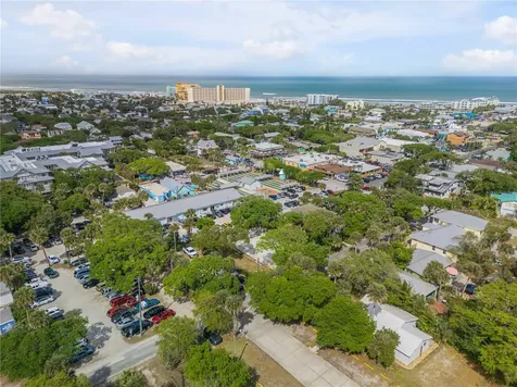 214 Columbus Avenue New Smyrna Beach FL 32169