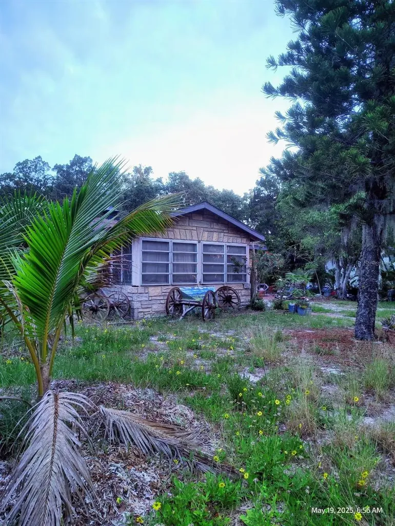 820 Bayou Avenue Tarpon Springs FL 34689
