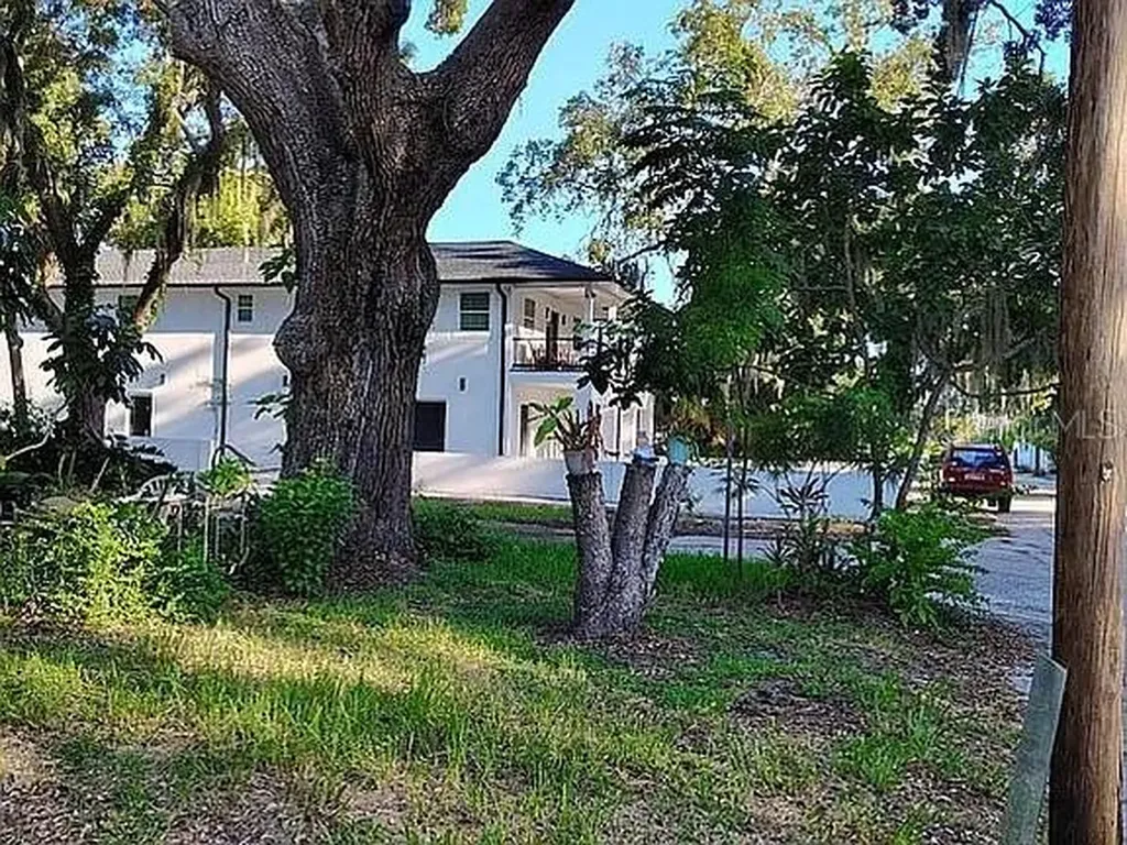 820 Bayou Avenue Tarpon Springs FL 34689