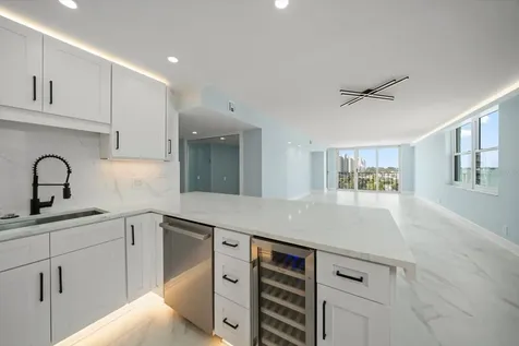 1400 Gulf Boulevard Clearwater Beach FL 33767