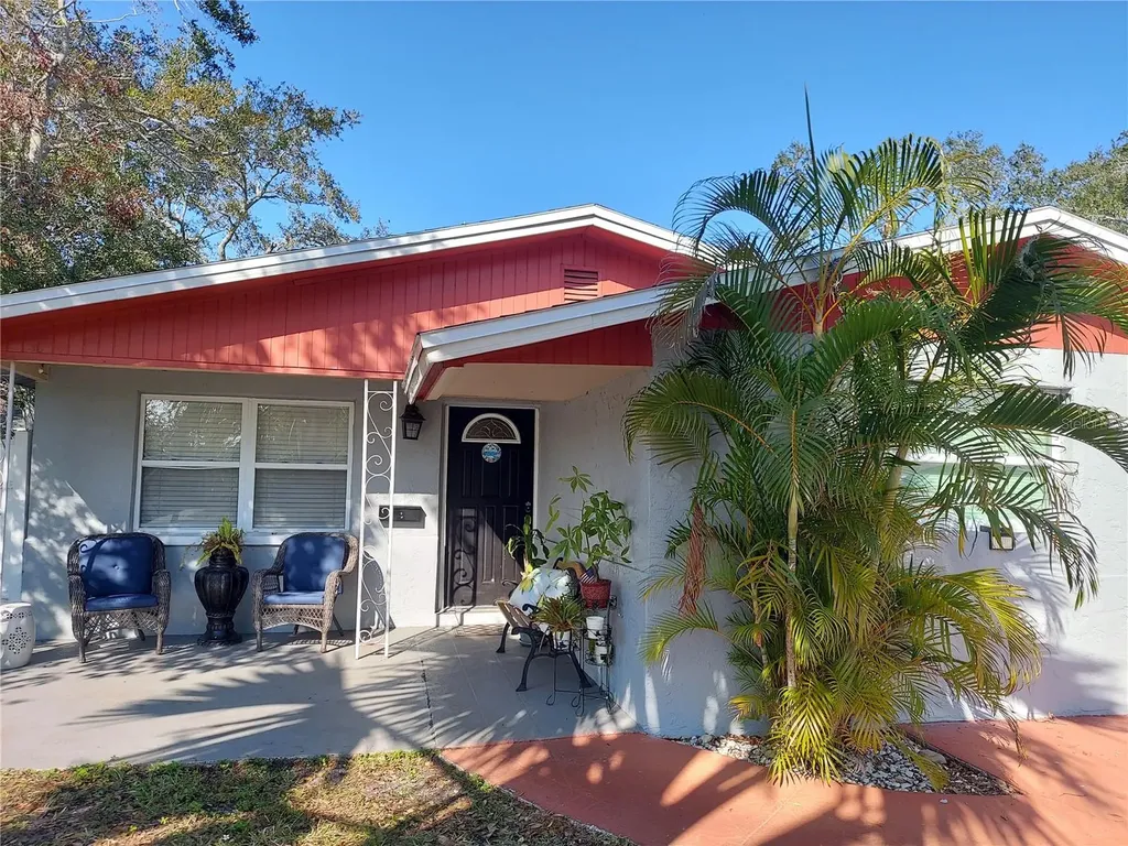 8129 23rd Avenue N St Petersburg FL 33710