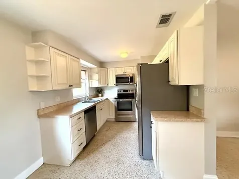 135 E Columbia Street Lake Alfred FL 33850