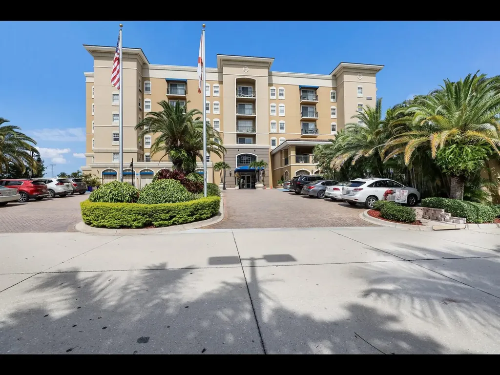 1064 N Tamiami Trail Sarasota FL 34236