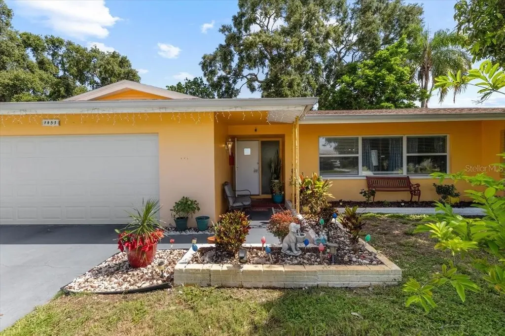 1453 62nd Terrace S St Petersburg FL 33705