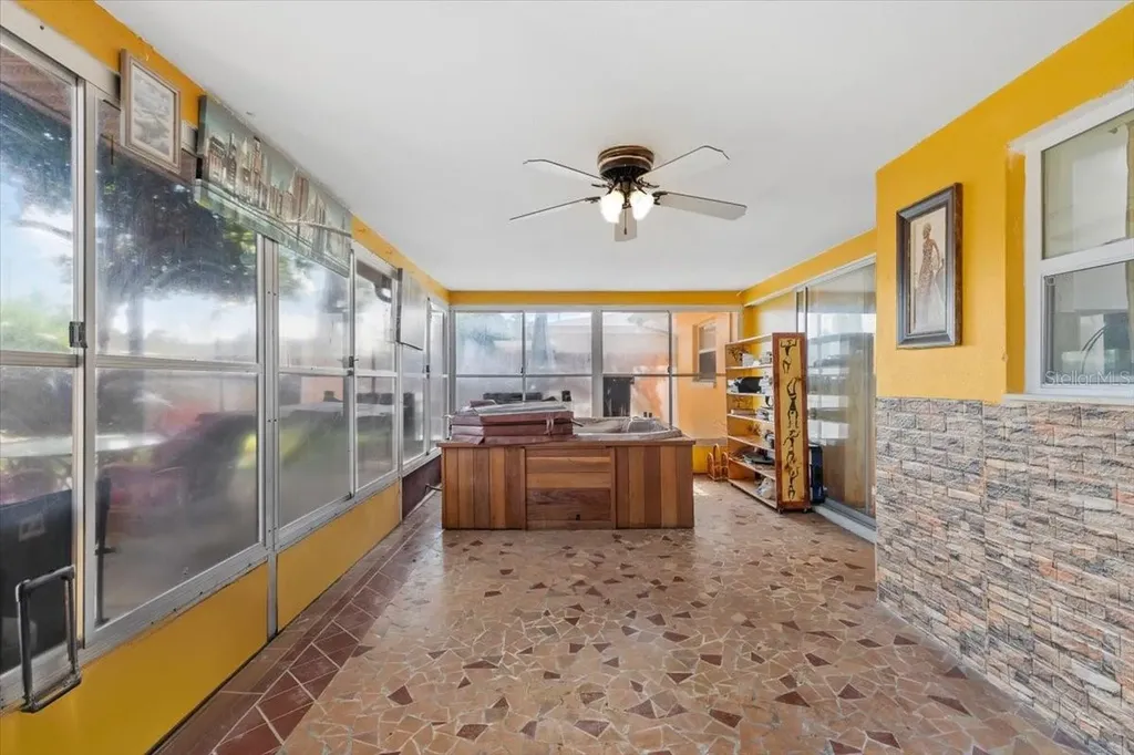 1453 62nd Terrace S St Petersburg FL 33705