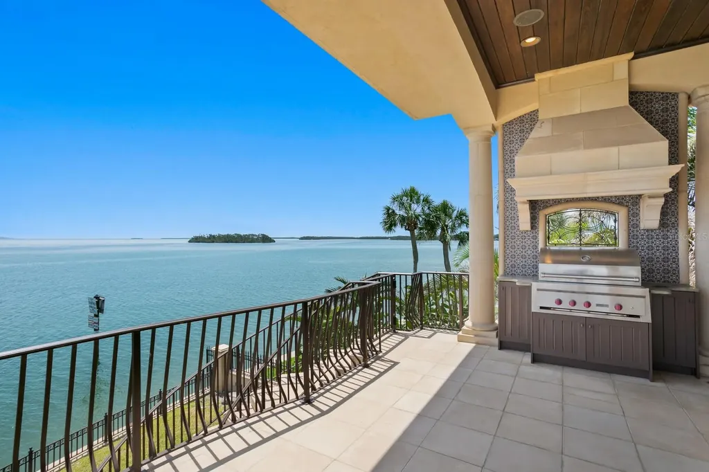 100 Sands Point Drive Tierra Verde FL 33715