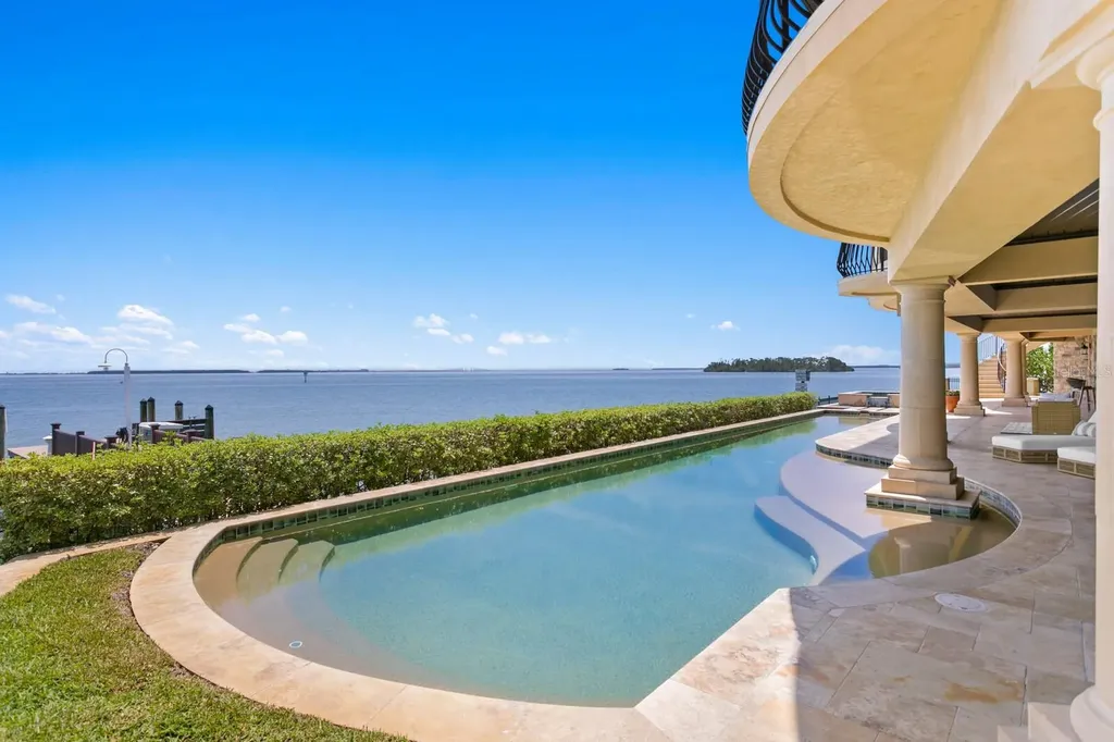 100 Sands Point Drive Tierra Verde FL 33715