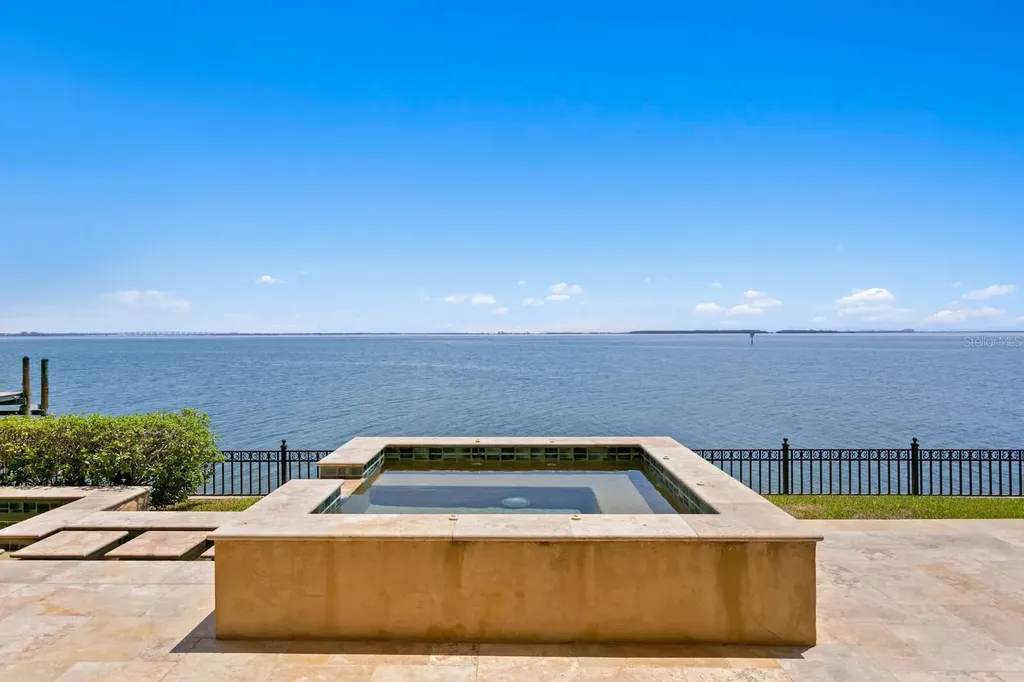 100 Sands Point Drive Tierra Verde FL 33715
