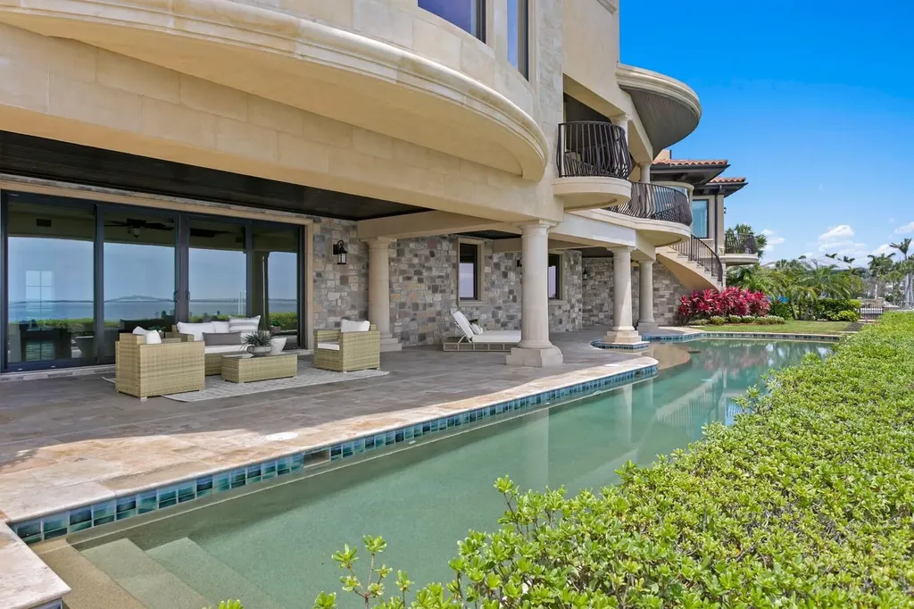 100 Sands Point Drive Tierra Verde FL 33715