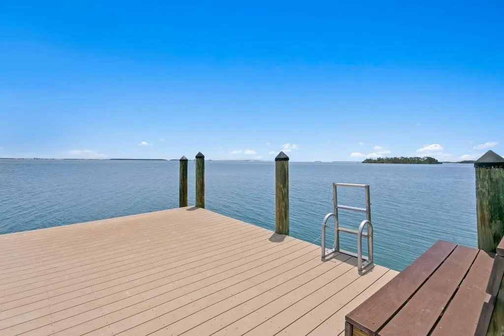 100 Sands Point Drive Tierra Verde FL 33715