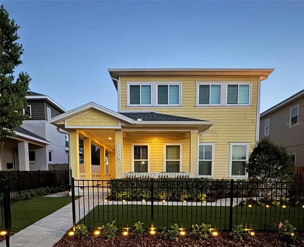 1226 17th Avenue N St Petersburg FL 33704