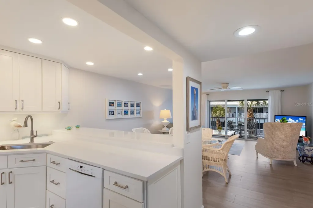 7000 Gulf Drive Holmes Beach FL 34217