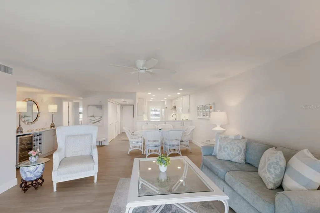 7000 Gulf Drive Holmes Beach FL 34217