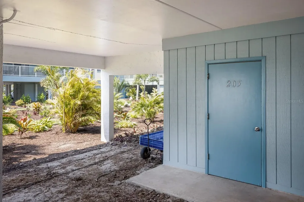 7000 Gulf Drive Holmes Beach FL 34217