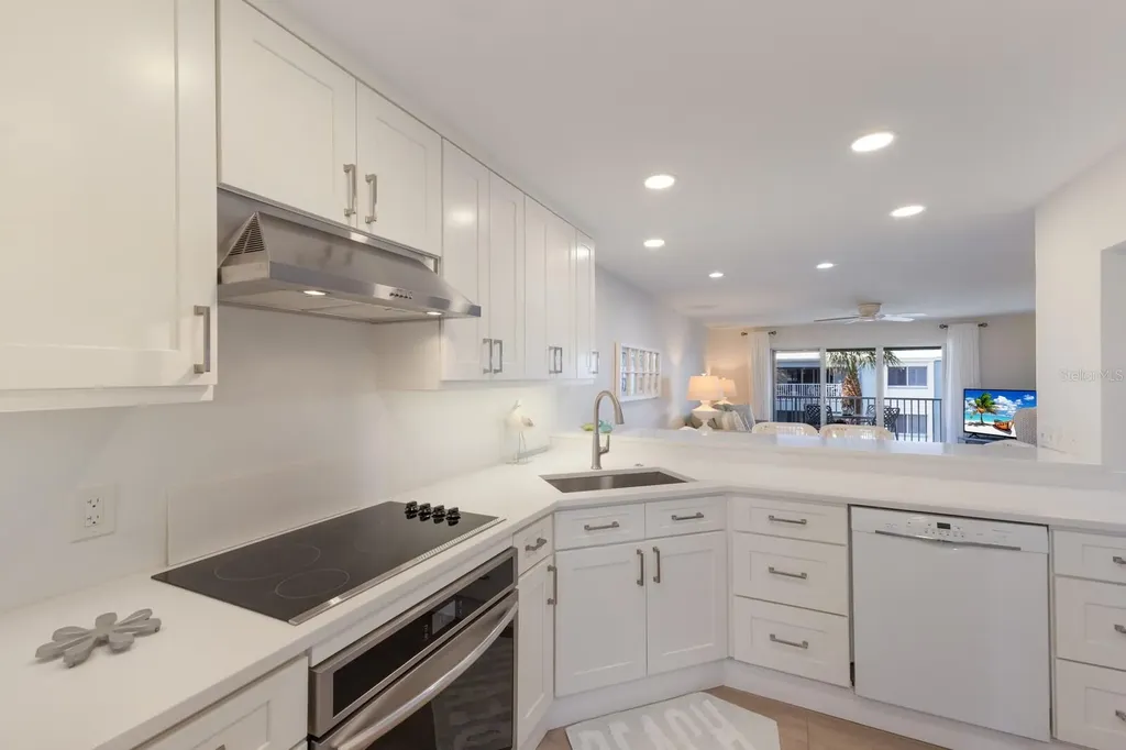 7000 Gulf Drive Holmes Beach FL 34217